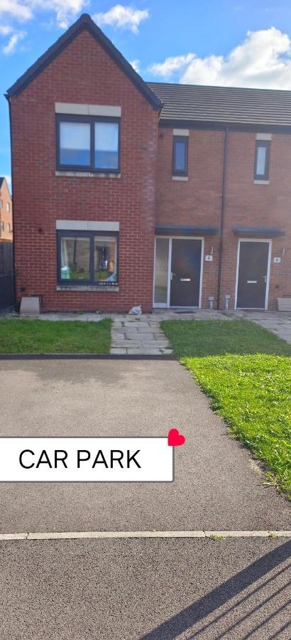 Free Car Park And Walk To Coop, Etihad , Piccadilly Manchester Exterior foto